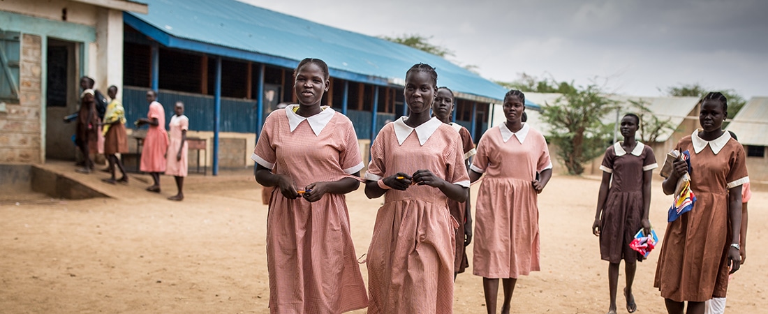 Les élèves devant l’école publique de Kakuma. Kenya 2017 © EUMC/Lorenzo Moscia.