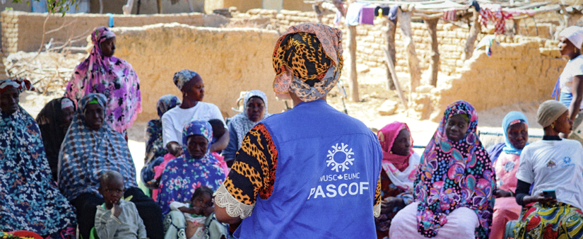 PASCOFI est un programme de soutien à l’éducation qui vise à éliminer les obstacles qui empêchent les filles des régions touchées par le conflit au Mali d’accéder à l’éducation.