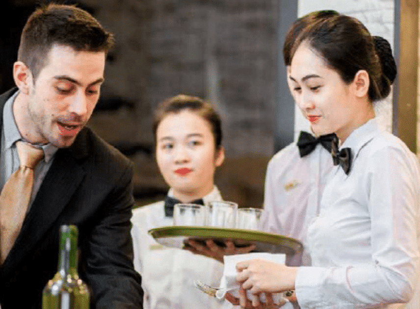 Préparer les jeunes diplômé.e.s à l’emploi dans le secteur du tourisme au Vietnam