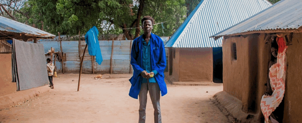 Malgré les difficultés dans le camp de réfugié·e·s de Kakuma, au nord-ouest du Kenya, Matio a toujours cherché des opportunités qui lui permettraient d’accéder à un travail et à une vie meilleure.